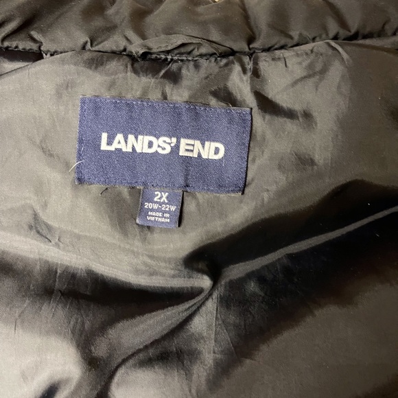 Lands’ End Ultra Lightweight Packable Down Vest - Picture 3 of 3